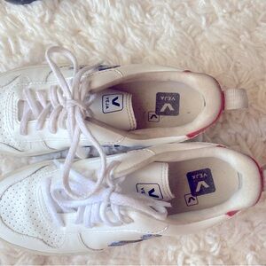 Ladies Veja size 6